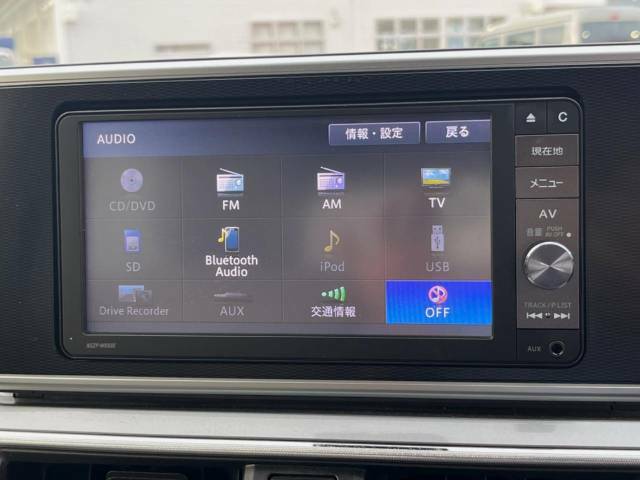 【純正ナビ】人気の純正ナビを装備。オーディオ機能も充実しており、Bluetooth接続すればお持ちのスマホやMP3プレイヤーの音楽を再生可能！毎日の運転がさらに楽しくなります！！