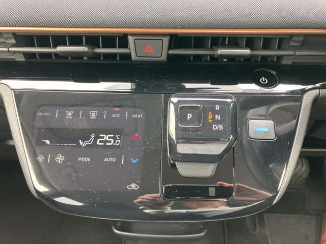 シフトレバー　近未来的なデザインで運転を楽しく演出します♪