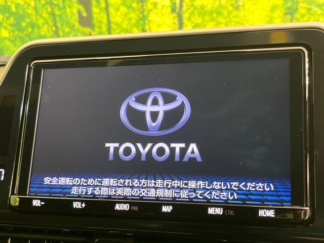 【純正9型ナビ】人気の純正ナビを装備。オーディオ機能も充実しており、Bluetooth接続すればお持ちのスマホやMP3プレイヤーの音楽を再生可能！毎日の運転がさらに楽しくなります！！