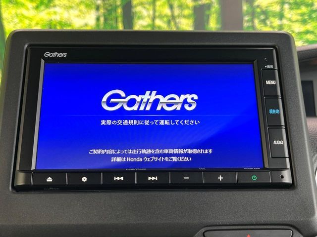 【純正ナビ】人気の純正ナビを装備。オーディオ機能も充実しており、Bluetooth接続すればお持ちのスマホやMP3プレイヤーの音楽を再生可能！毎日の運転がさらに楽しくなります！！