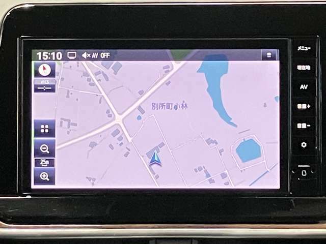 【日産純正メモリーナビ】メモリーナビが付いているので、お出かけのときも迷わず目的地に到着出来ます♪♪