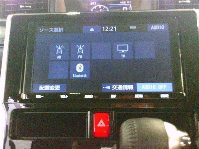 嬉しい装備です♪フルセグTV・DVD再生・Bluetoothオーディオに対応しています！！