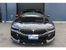 磨き上げられた美しさと、鍛え抜かれた走行性能を誇り、BMWクーペ・モデルにおける上級モデル「THE　8」を冠した新次元のラグジュアリー・クーペ8シリーズ。