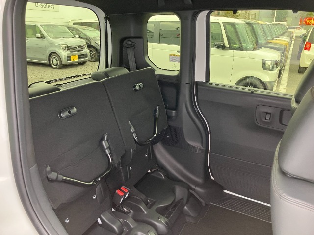 2列目シートはシートアレンジが多彩です！！