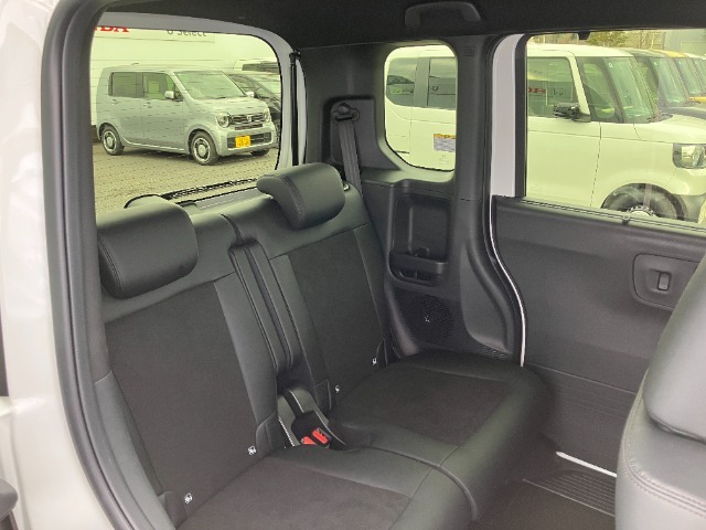2列目シートです。十分な広さが確保されております！！