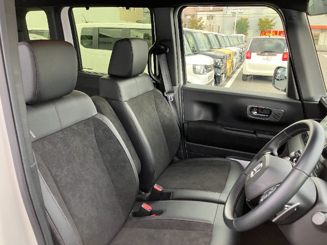 1列目シートです。足元までゆったりとご乗車頂けます！！