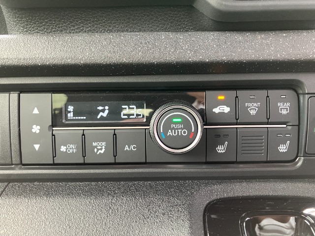 オートエアコン機能付きで快適な空調管理が可能です！