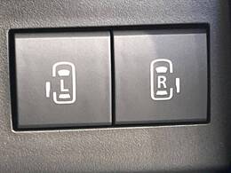【両側スライドドア】駐車場で隣の車との間隔が狭く乗りにくい時、スライドドアなら安心！ドアオープン時も幅を取らず、開口部が広いので乗り降りがとっても簡単です。大きな荷物の出し入れも後席から可能♪