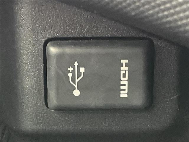【ETC】有料道路の乗り降り時に停車することなくスマートに乗り入れが可能になったり、割引を受けることができる嬉しい装備です。