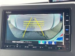 【バックカメラ】駐車時に後方がリアルタイム映像で確認できます。大型商業施設や立体駐車場での駐車時や、夜間のバック時に大活躍！運転スキルに関わらず、今や必須となった装備のひとつです！