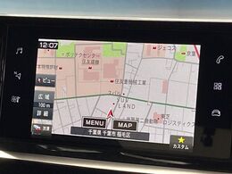 ●純正ナビ:一体感のあるナビは、高級感ある車内を演出してくれます。オーディオ機能も充実しておりますので、運転もより楽しめます♪