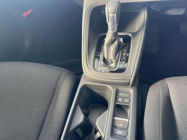 ドリンクホルダーの場所はここです！運転している時のイメージに合えば幸いです。