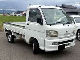 店頭にて展示中ですので、是非、ご来店・お問い合わせ下さい。スタッフ一同お待ちしております。