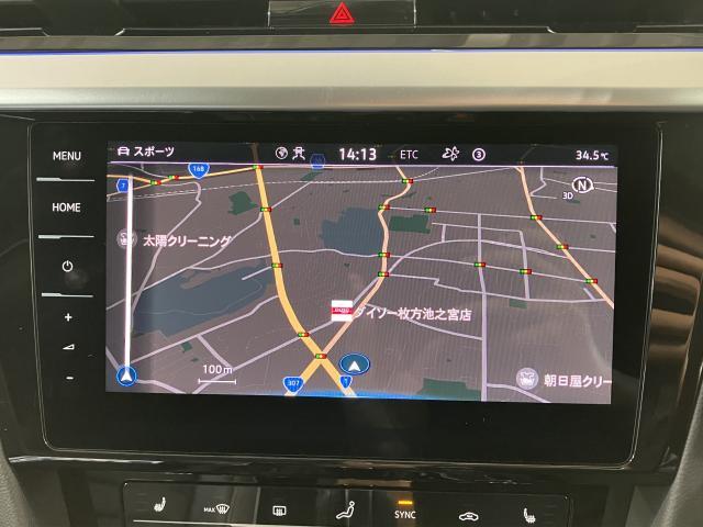 タッチスクリーンを採用。従来のナビゲーションシステムの域を超える、車両を総合的に管理するインフォテイメントシステムです。