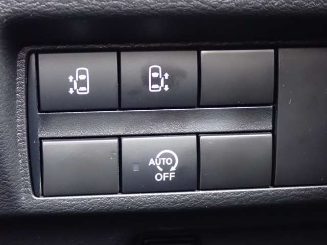 両側オートスライドドア、ハンズフリー機能がとっても便利です♪