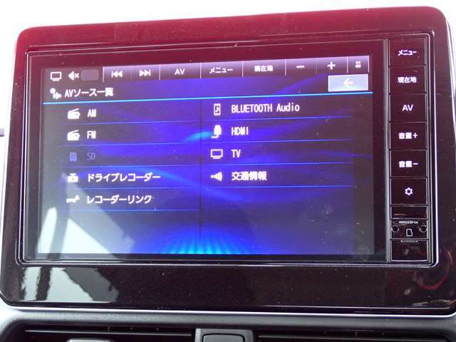 純正メモリーナビ、ラジオや地デジなど様々なメディアに対応しております♪（機種により異なりますのでスタッフまでご確認ください）