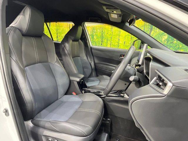 運転席シート廻りは使用感も少なく、良好な状態となっています。前オーナー様が丁寧に使っていたことがよくわかりますね。