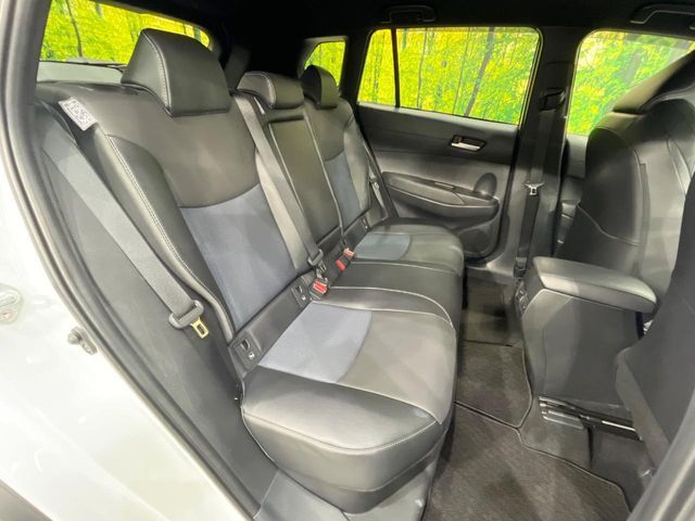 後部座席も気になるようなキズ・汚れやへたり等、大きなダメージはなく、良好な状態です。