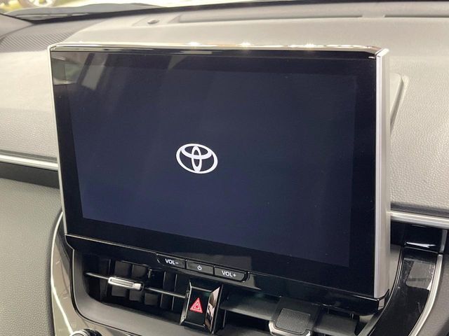 【10型ディスプレイオーディオ】視認性が高いディスプレイ付きオーディオを装備♪操作性も良好で直感的なソース選択が可能です。