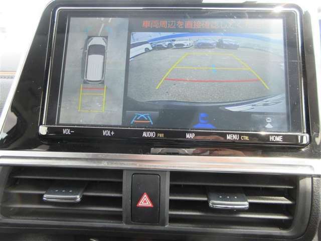 バックカメラ付きなので車庫入れ時も後方確認がスムーズです。