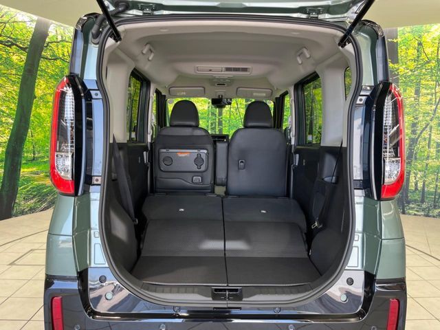 普段のお買い物や通勤、送迎等に十分な荷室スペースを確保しております。セカンドシートを倒すと、大きな荷物の積載も可能です♪
