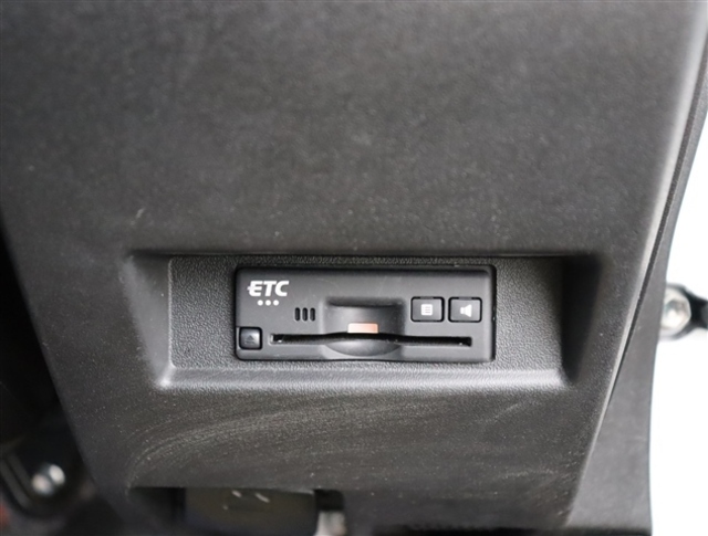 お客様のご期待に沿えるよう、敢えて店舗ごとにカテゴリーやコンセプトを分けております。