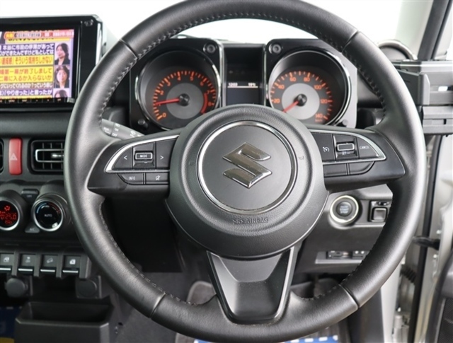 カスタムに関するご相談大歓迎です。アルミホイールやナビ、ドライブレコーダー、フィルム、ポリマーを始めとした各種カスタムのご相談を承ります。