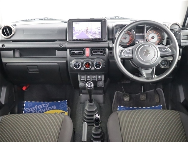 信用・信頼・安心をモットーにお客様にご満足いただける店舗づくりを心掛けております。車検、修理も承っておりますのでお車のことは納車後もお任せ下さい。