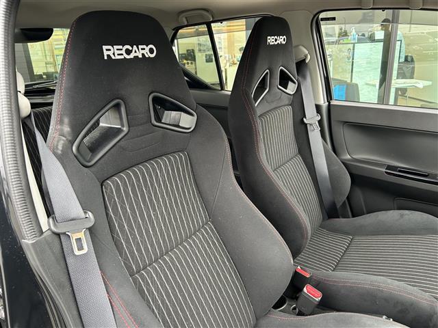 ☆商談ルームにはキッズルームも完備しています☆お子様連れでもゆっくりとお車をお選びいただけます！