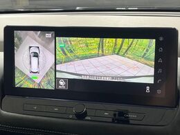 【アラウンドビューモニター】専用のカメラにより、上から見下ろしたような視点で360度クルマの周囲を確認することができます☆死角部分も確認しやすく、狭い場所での切り返しや駐車もスムーズに行えます。