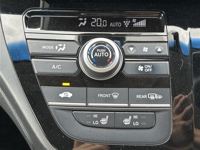 【オートエアコン】車内温度を感知して自動で温度調整をしてくれるのでいつでも快適な車内空間を創り上げます！