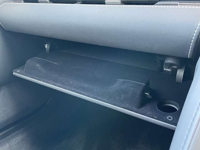 ご希望の車が売れてしまった場合や、装備や色など条件が合わない場合は、LIBERALAのバックオーダーシステムを是非ご利用ください。