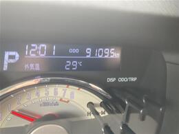 【メーター】メーターまわりも鮮やかに照らし出され、デザイン、安全性ともにバッチリですね♪