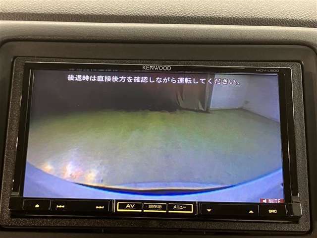 バックカメラも搭載！駐車が苦手な方でも後ろが見えますので心配ございません。