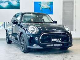 【右斜前】『外装：右斜前側』の画像になります。写真の内容に関してご不明点、ご質問等がございましたらお気軽にガリバー店舗までお問い合わせください。