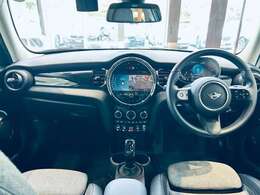 【インパネ全体】『インパネ全体』の画像になります。写真の内容に関してご不明点、ご質問等がございましたらお気軽にガリバー店舗までお問い合わせください。