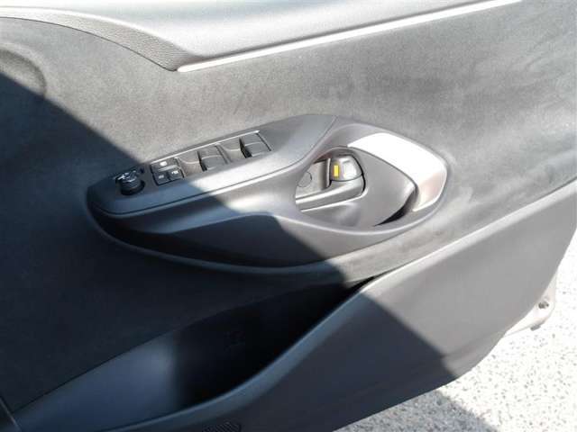 【クルマの状態を徹底検査して公開】中古車の総合評価や内外装の状態などをひと目で分かるよう、プロの検査員が実施した車両検査証明書をご用意しています。