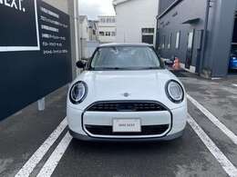 徹底した納車前点検とMINI　NEXTのメカニックが持つ高い技術力で、 高いクオリティを保っております。皆様のMINIライフを真心こめてサポートいたします。