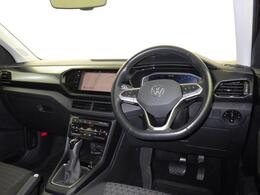 輸入車ならではの、細部まで作り込まれた、洗練されたデザインです。運転席からの視界は、店頭にてお客様ご自身の目でお確かめください.
