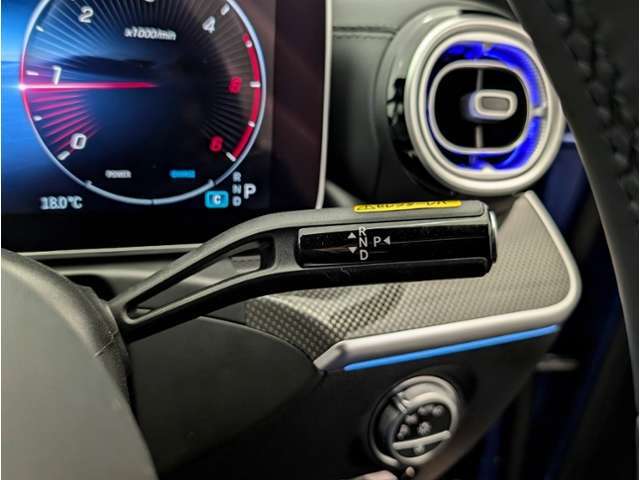 ●当社独自のロードサービスが24時間受付対応しておりますので、万一の時もご安心頂けます●