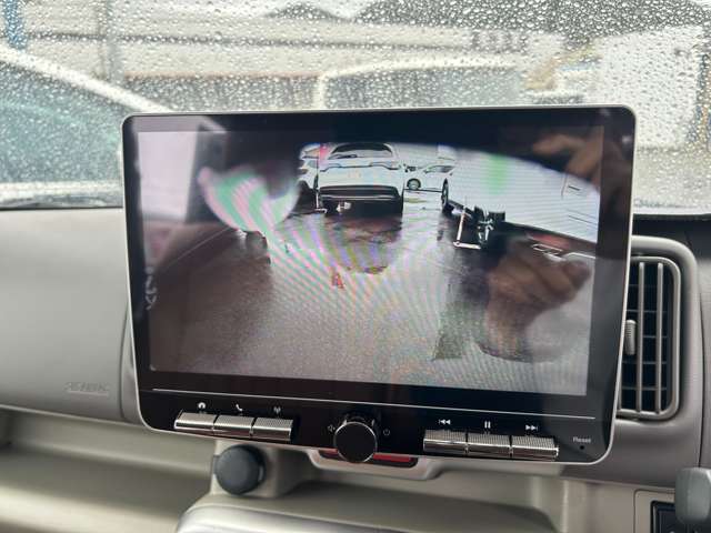 安心してくださいリバース連動リアカメラつけています！