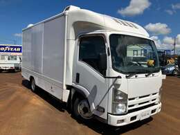 ＜装備・仕様2＞冷蔵ショーケース2台　陳列棚　荷室クーラー・ヒーター