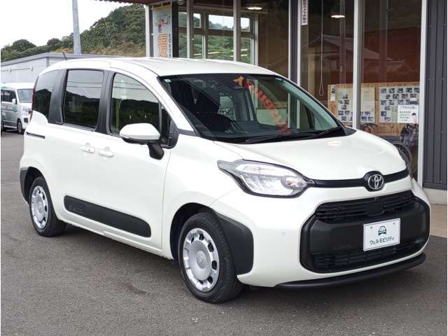 「家族のためにどんな福祉車両を選んだらいいだろう」、「福祉車両を初めて使うけど、使い方聞けるのかな」福祉車両を探す方の不安を取り除き、そばで助言させていただくのが当店の営業方針です。