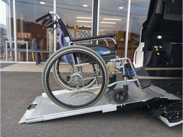 福祉車両のみ100台以上展示！静岡から良質な福祉車両を全国に。福祉車両ヤマシタオート