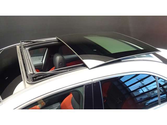新車でも、サーティファイドカーでも、メルセデスのオーナーになるということは、メルセデスならではの安心と信頼をご購入いただくということ。私たちはそう考えます。