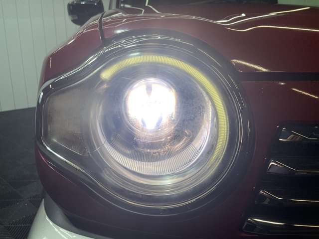 HIDヘッドライト搭載で暗い夜道も明るく安心です♪