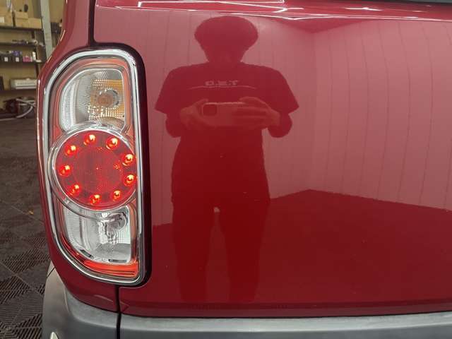 LEDテールライト搭載で夜間もオシャレで安心です♪