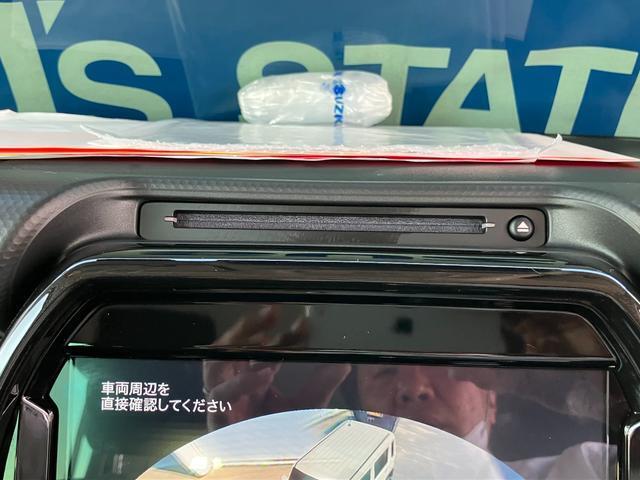 ナビはCD・DVD再生に対応！ドライブ中の室内も快適！