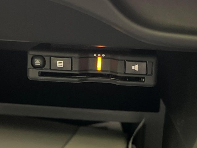 【ETC】高速道路の料金所をストレスなく通過！話題のスポットやサービスエリアに多い「スマートIC」利用時は必須のアイテムです。当店でセットアップを実施、ご納車当日からすぐにご利用いただけます！