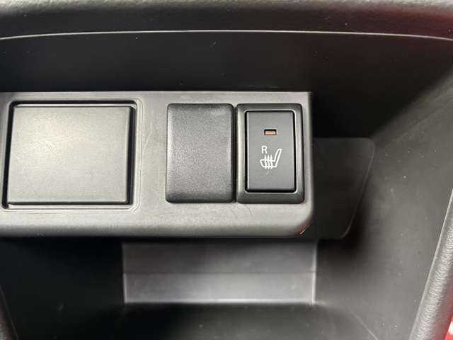 運転席シートヒーター